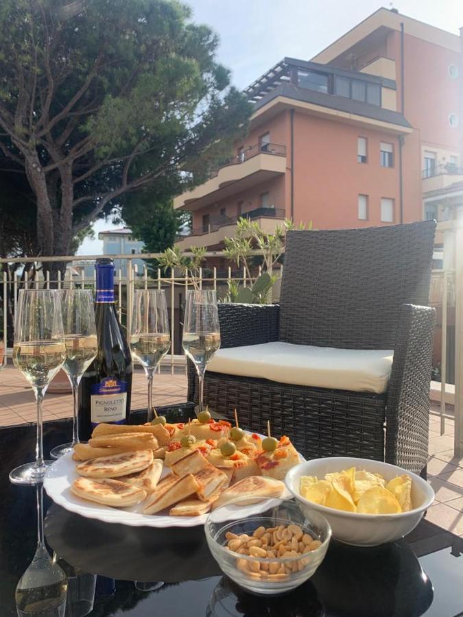 רימיני Appartamento Betti, San Giuliano Mare מראה חיצוני תמונה